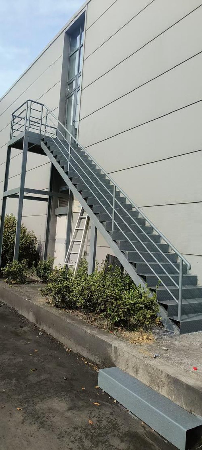别墅楼梯：打造独特的居家空间